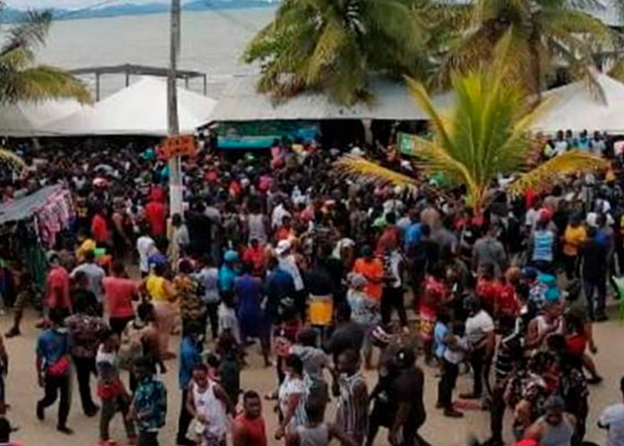 Declaran calamidad en municipio colombiano de Necoclí por crisis migratoria