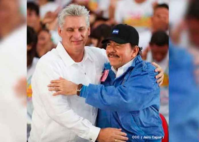 Presidente de NIcaragua Daniel Ortega junto al mandatario de Cuba