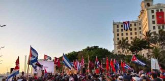 Cubanos se manifiestan en defensa de la Revolución