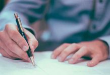 Hombre escribe su currículum a mano y recibe 30 ofertas de trabajo