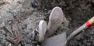 Bolivia: Desenterró el cadáver de su madre para dormir con él tres noches