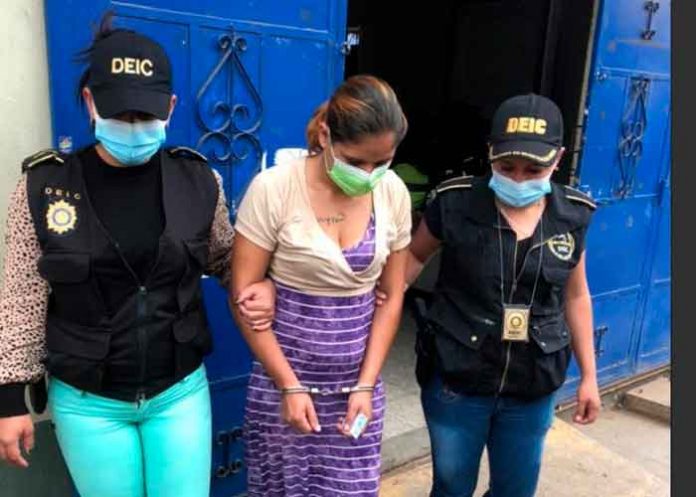 guatemala, detencion, mujer, nima, fumar, marihuana,