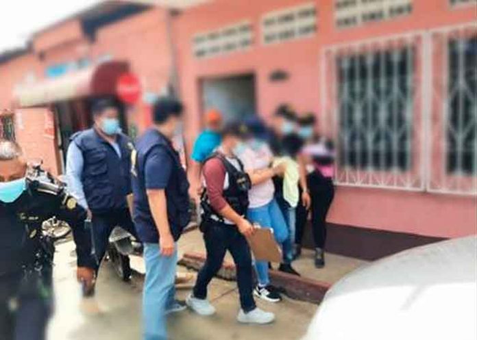 guatemala, mujer, acusacion, raptar, bebe, famosa, youtube,