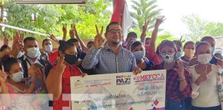 Entrega de créditos a protagonistas de Managua por parte del MEFCCA