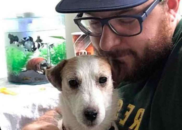 fotos, viral, estados unidos, perra disecada, mitch byers, insolito,