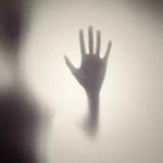 ¡Qué miedo! Captan a "fantasma" haciendo ejercicio en parque de Colombia video