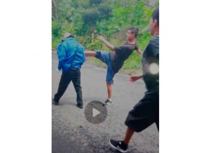 el salvador, colon, agresion, anciano, golpes, pandilla,