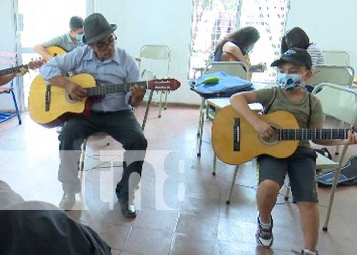 guitarra-musica-nicaragua-1 Escuela de música en Managua para fomentar el talento joven