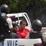 Prohíben salir de Haití policías y prófugos sospechosos de asesinato