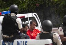Prohíben salir de Haití policías y prófugos sospechosos de asesinato