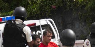 Prohíben salir de Haití policías y prófugos sospechosos de asesinato