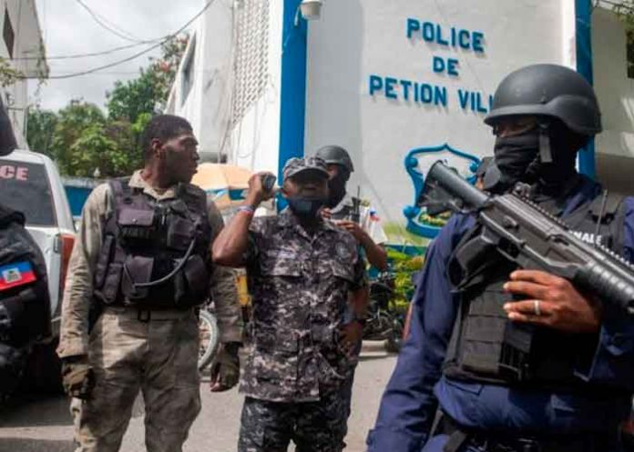Foto: Arrestan a dos policías y un civil por el magnicidio en Haití/Cortesía
