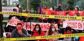 Jóvenes se unen a huelga de hambre iniciada por docentes ecuatorianos