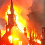 Hallazgo de restos de niños indígenas en Canadá desata quema de templos canada, quema de templos, protestas, hallazgos, restos, ninos,