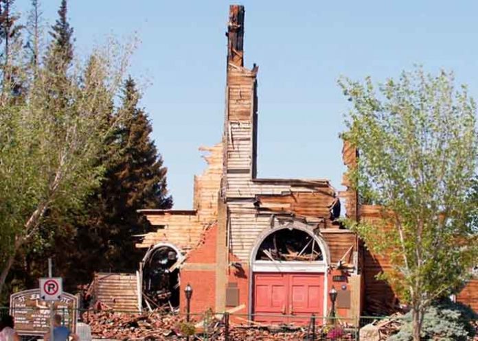 canada, fuego, iglesia catolica, destruccion, serie, incendios,