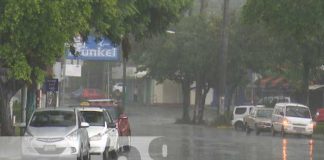 Ambiente de lluvias en una calle de Nicaragua