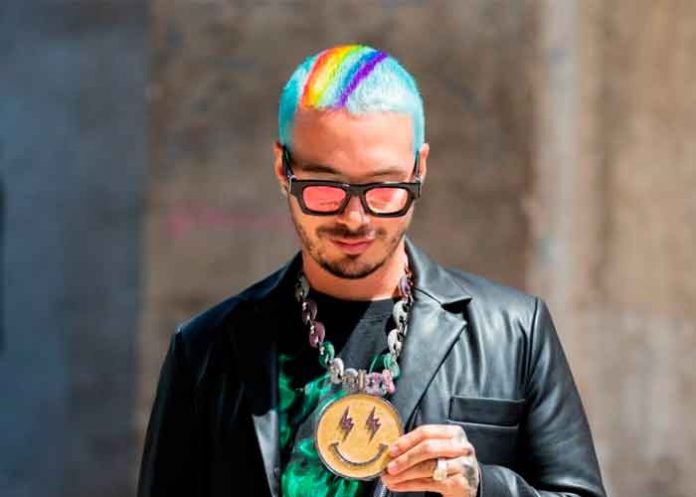 fotos, hasbro, j balvin, juguetes, colombia, cantante,