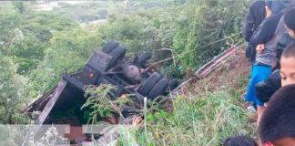 Accidente deja como resultado 2 personas lesionadas.
