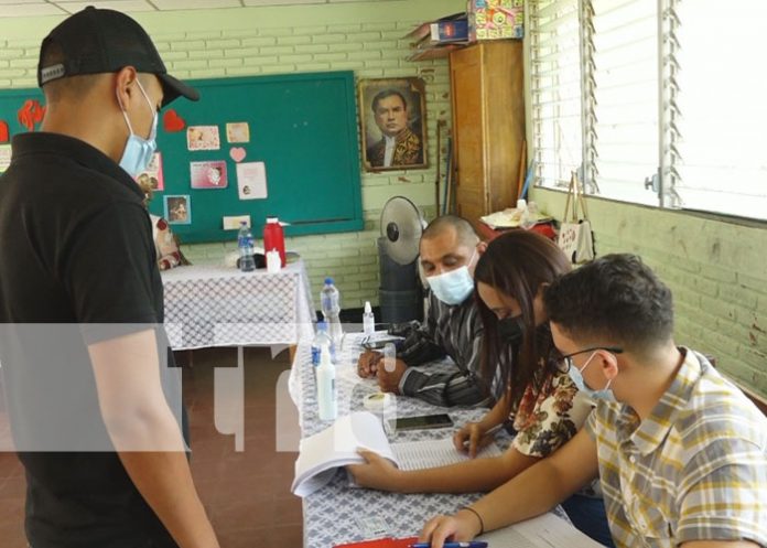 Foto: Estelianos continúan llegando en segundo día de verificación / TN8