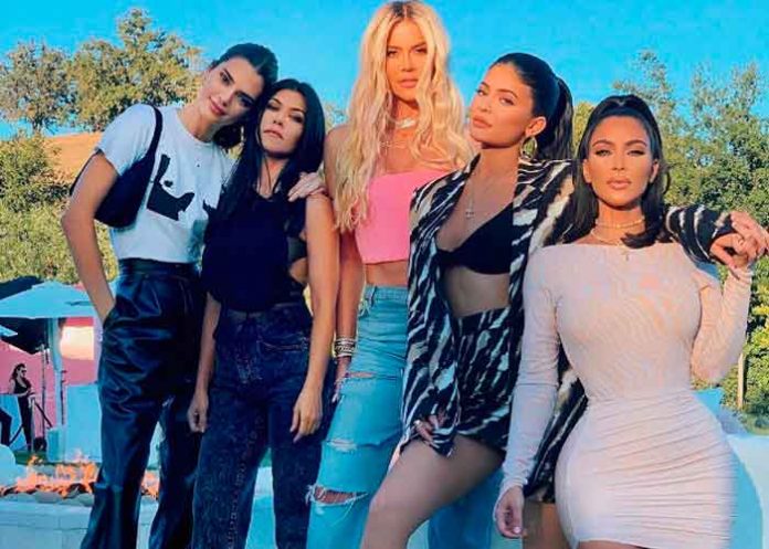 kardashian- ¿Boda o compromiso? Una Kardashian se habría casado en Las vegas
