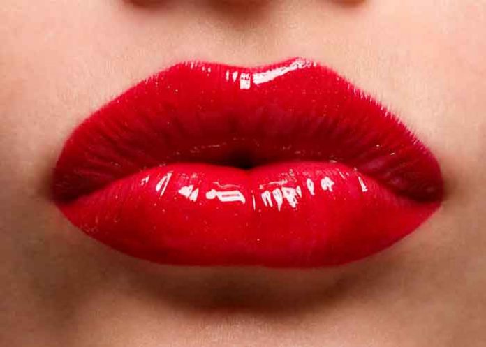 labios- Mujer con los labios más grandes del mundo quiere seguir aumentándolos
