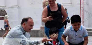 León recibe a la delegación de Abjasia