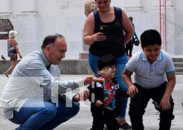 León recibe a la delegación de Abjasia