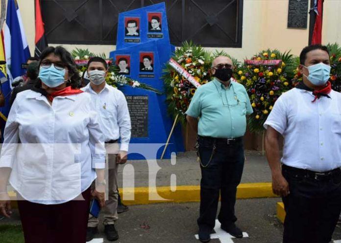 Homenaje por el Día del Estudiante en León
