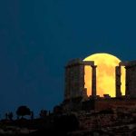 VIDEO: La gran “luna del ciervo” ilumina el templo de Poseidón VIDEO: La gran “luna del ciervo” ilumina el templo de Poseidón