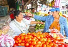 Bonitas y favorables ofertas de productos en los mercados de Managua Recorrido por mercados de Managua, en este caso el Mercado Israel Lewites