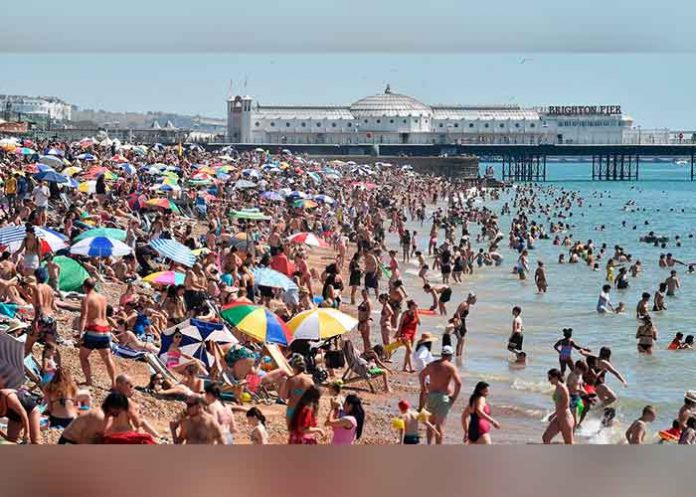 Hombre muere ahogado frente a sus hijos en playa inglesa