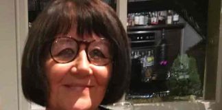 Inglaterra: Mujer es acusada de apuñalar a su madre y cortar el cadáver