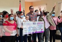 MEFCCA mejora economía de emprendedores de Managua con préstamos solidarios Acto de desembolso de préstamos solidarios a emprendedores de Managua para que mejoren su economía