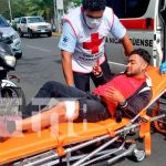 Motociclista es lesionado al impactar en la parte trasera de un vehículo en Managua nicaragua, sucesos, accidentes, policia nacional,