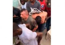 Población de Haití arresta a presuntos implicados en magnicidio (VIDEO) haiti, poblacion, ayuda, arresto, implicados, asesinato, presidente,