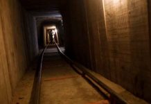Arquitecto de narcotúneles de «El Chapo» es condenado a prisión El pasaje de 600 metros que unía almacenes en San Diego y Tijuana estaba equipado con iluminación y ventilación / FOTO/ Associated Press
