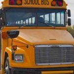 Niña vive terrorífico momento por un autobús escolar en EEUU