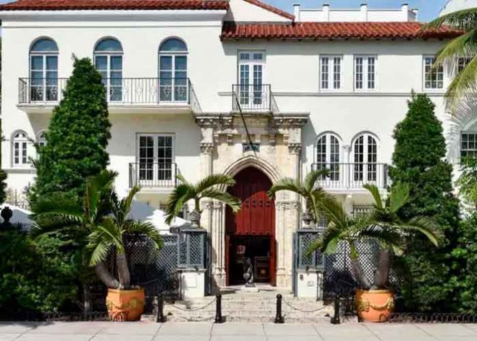 Foto: Encuentran dos cadáveres en la antigua mansión Versace de Miami Beach/Cortesía