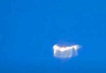¿Un ovni?: Pasajero de avión filma un objeto de cambia de forma ¿Un ovni?: Pasajero de avión filma un objeto de cambia de forma / FOTO / Captura de pantalla