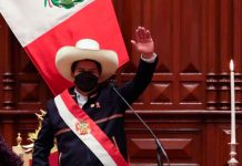 Pedro Castillo jura como Presidente de Perú «por un país sin corrupción» Pedro Castillo nuevo presidente de Perú