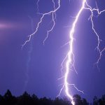 Foto: Cuatro menores afectados tras caer rayo en vivienda en Santa Bárbara / Referencia