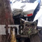 Hombre en estado delicado al colisionar su vehículo en un árbol en Rivas Foto: Hombre en estado delicado al colisionar su vehículo en un árbol en Rivas / TN8