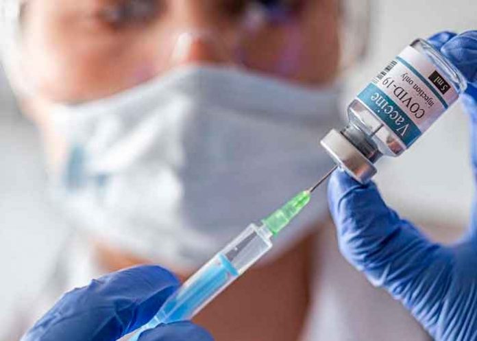 Rusia aprueba estudio de combinación de vacunas Sputnik Light y AstraZeneca