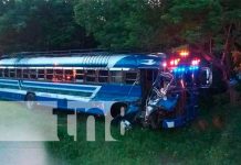Martes 13 y de mala suerte: Bus se da vuelta entre Sébaco-Matagalpa Accidente Sébaco-Matagalpa bus colisionado