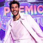 Sebastián Yatra recibe sorpresa en Premios Juventud
