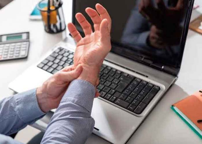 ¿Te duelen los dedos y la mano? esta podría ser la enfermedad que padeces túnel carpiano
