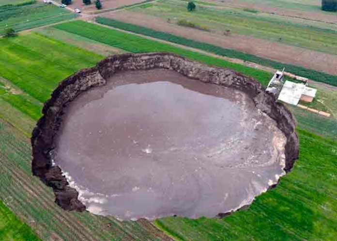 socavon-causas mexico, socavon, desastres naturales,