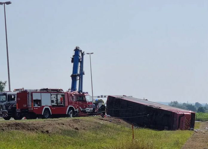 Foto: Un bus se sale de la autopista y deja 10 muertos y 45 heridos en Croacia / Europapress