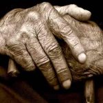 Anciano hallado muerto en EE.UU tenía escrito en el pecho: "Toco niñas"