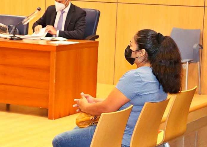 espana, valencia, mujer, hija, puñalada, engano,